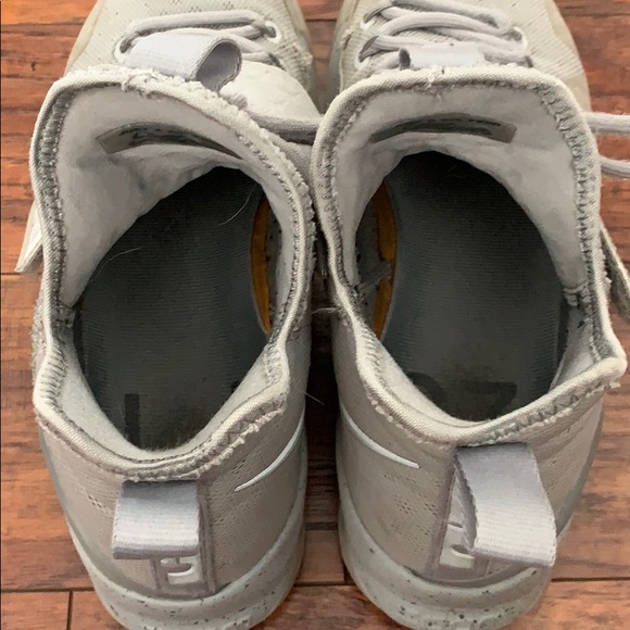 Nike Lebron XIV Basketball Shoes - Picture 3 of 3